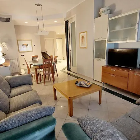 Apartamento Tra Mare E Pineta - 100mt Dalla Viareggio