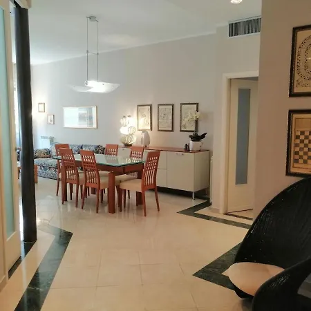 Tra Mare E Pineta - 100mt Dalla Viareggio